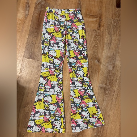 VIRAL Sanrio Medium flare leggings Hello kitty and Friends **2 for 20** - Picture 3 of 6